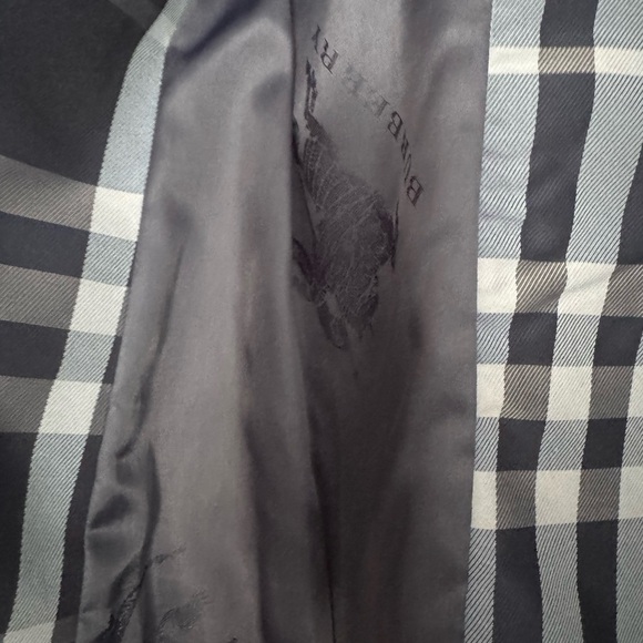 Authentic Burberry Quilted Barn Jacket - Picture 16 of 16